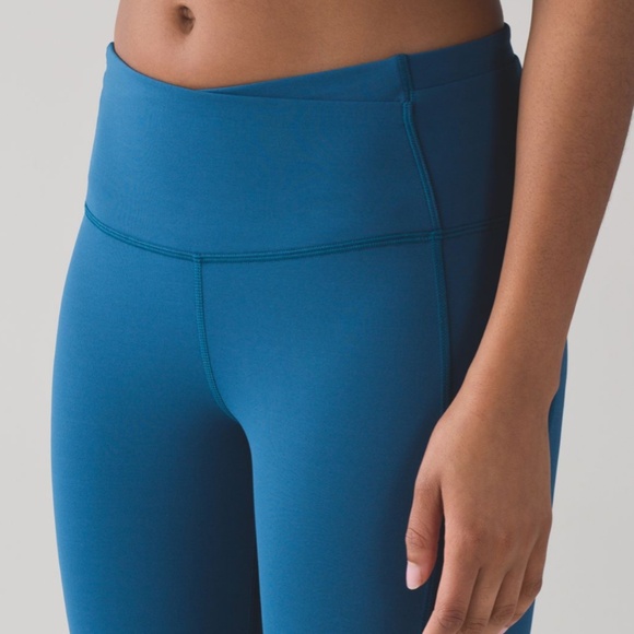 Lululemon Blue Cropped 17” Leggings with Mesh Panels - Picture 13 of 15